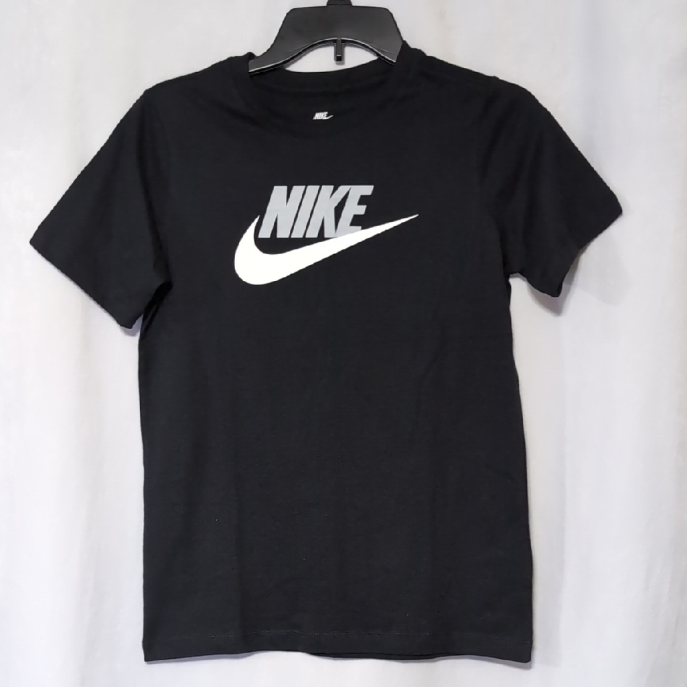 ☘️Nike Kids Black Tee with White Logo Large